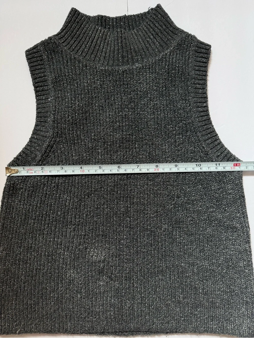 Zara Girls Gray Metallic Knit Sweater Vest Mock Neck Sleeveless Size 9-10 140